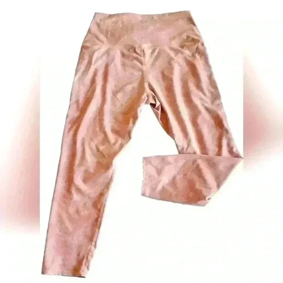 Evolution and creation the MIA legging in PEACH MINERAL WASH size large - Picture 7 of 8
